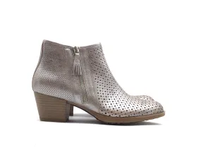 Boots Ankle Heels By Earth In Silver, Size: 8