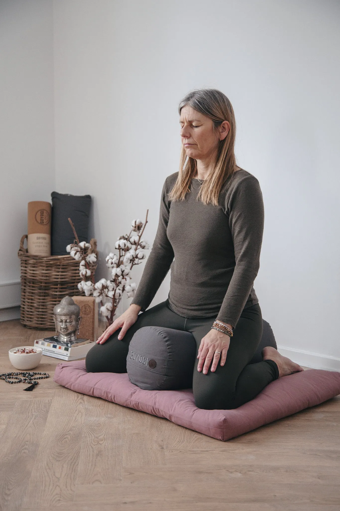 Calm Yoga Bolster - Grå - økologisk bomuld til yoga og meditation