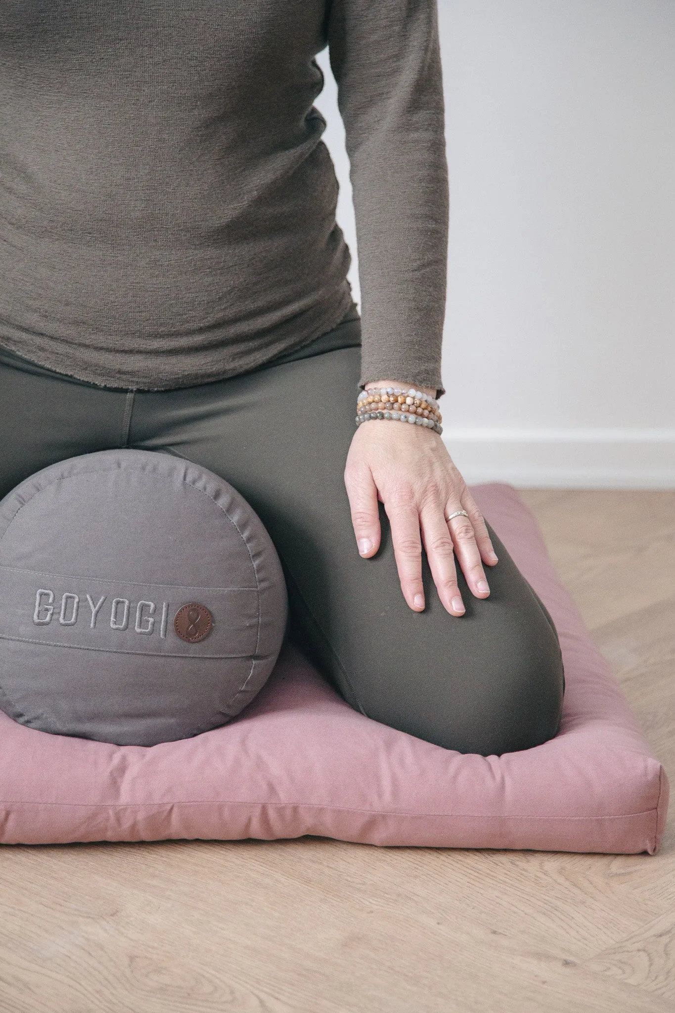 Calm Yoga Bolster - Grå - økologisk bomuld til yoga og meditation