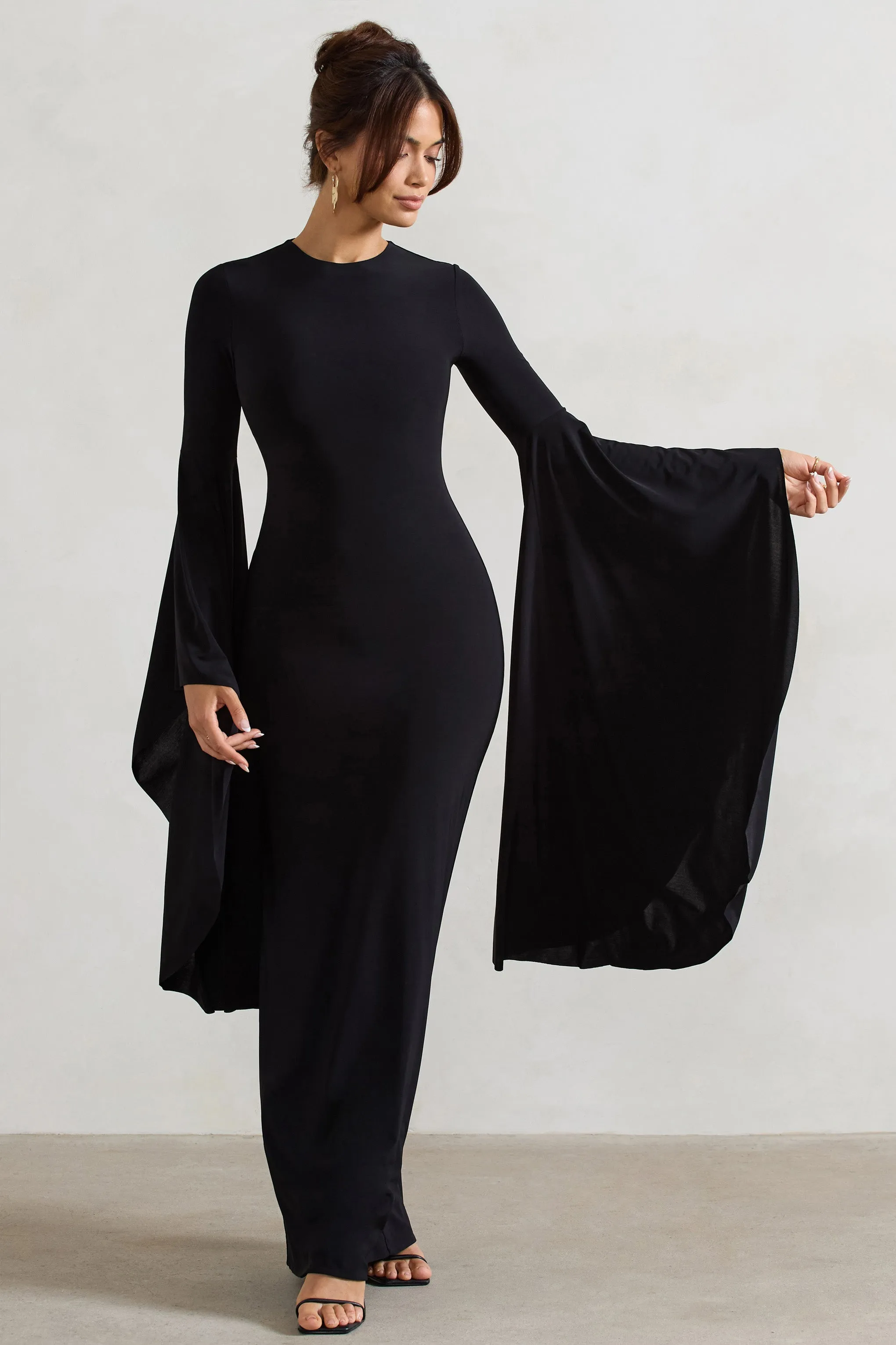 Modena | Robe longue noire avec manches cascade